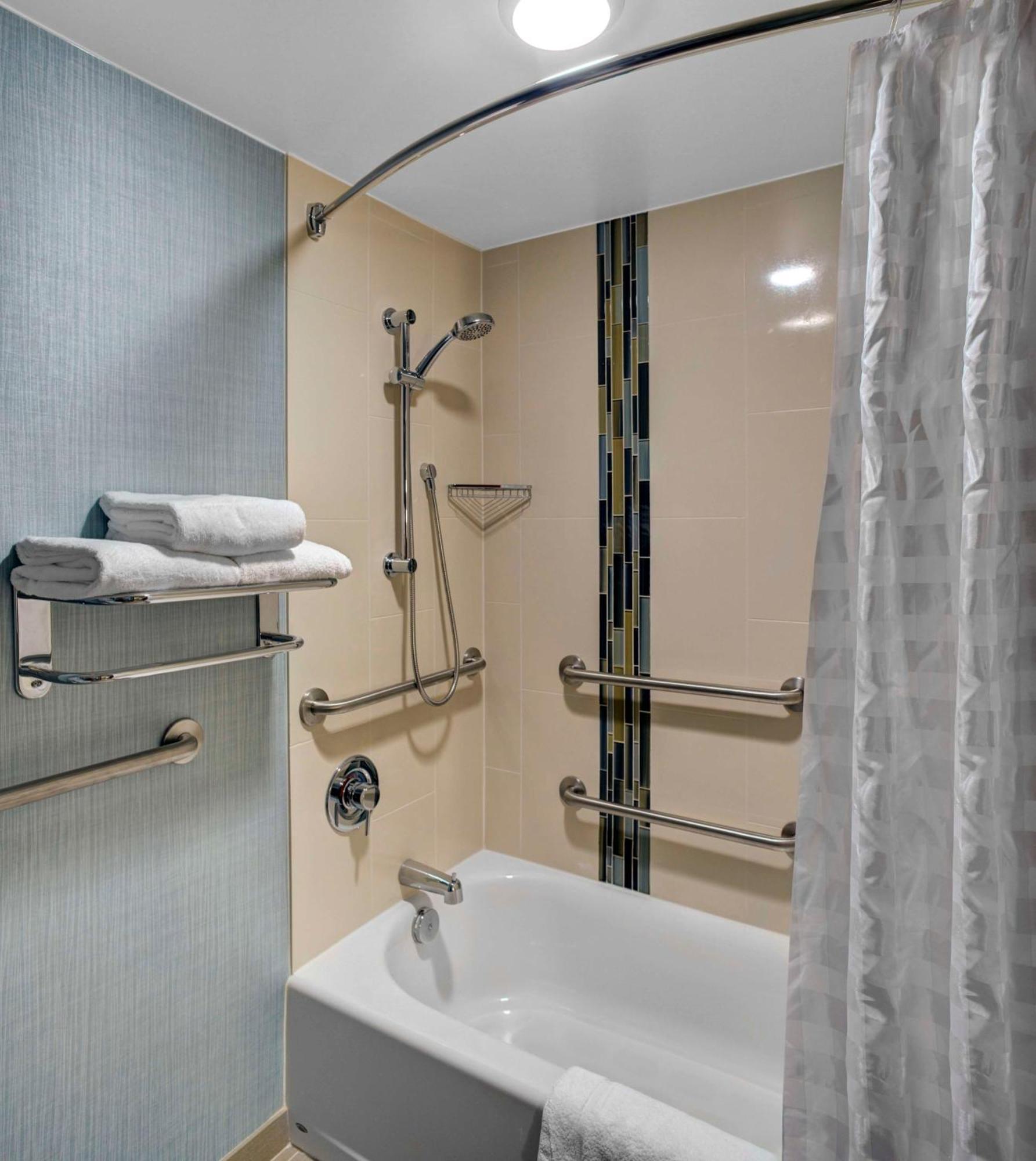 Hyatt Place Detroit/Livonia Eksteriør billede